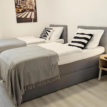 Neu Renovierte, Gemuetliche 4 Zi