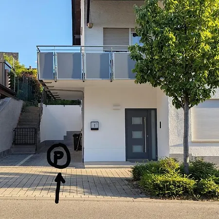公寓 Neu Renovierte, Gemuetliche 4 Zi *