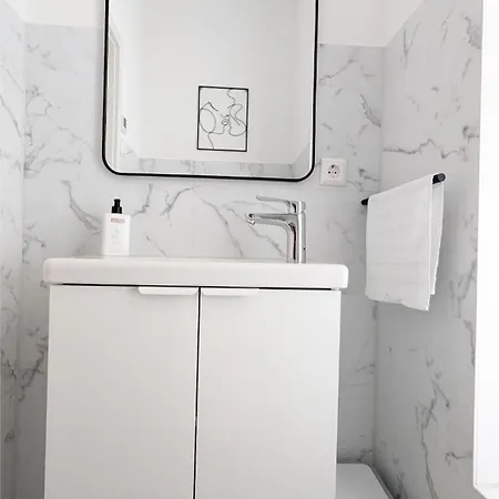 Apartment Neu Renovierte, Gemütliche 4 Zi Heilbronn