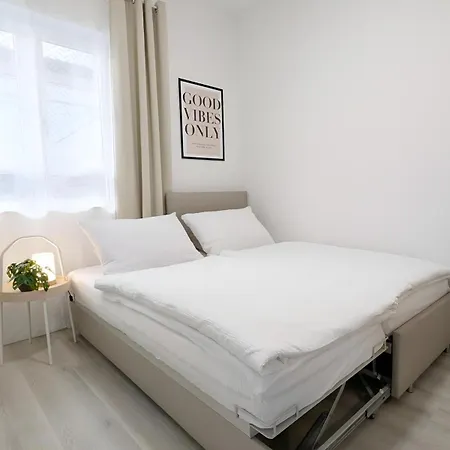 Neu Renovierte, Gemuetliche 4 Zi Apartmán Heilbronn