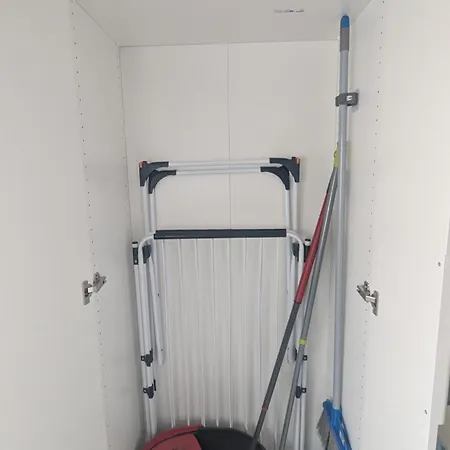 Apartment Neu Renovierte, Gemütliche 4 Zi