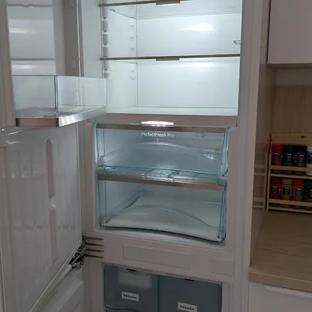 Neu Renovierte, Gemütliche 4 Zi Apartment